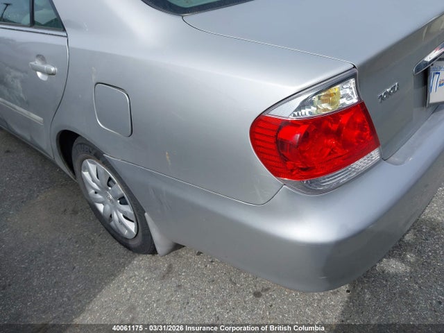 40061175 :رقم المزاد ، 4T1BE32K65U064839 vin ، 2005 Toyota Camry Le/xle/se مزاد بيع