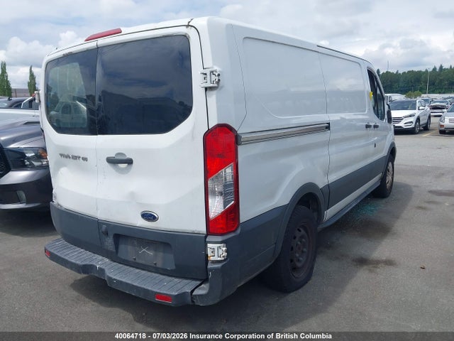 40064718 :رقم المزاد ، 1FTYE1YM0FKA98185 vin ، 2015 Ford Transit T-150 مزاد بيع