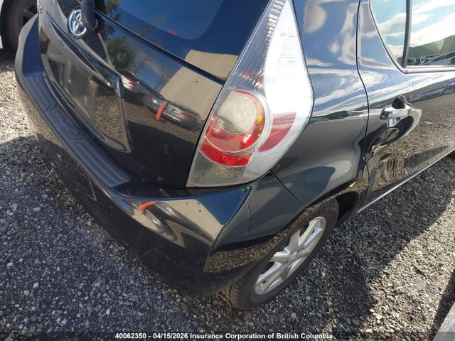 40062350 :رقم المزاد ، JTDKDTB38D1038422 vin ، 2013 Toyota Prius C مزاد بيع