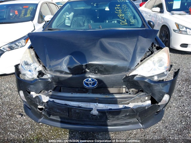 40062350 :رقم المزاد ، JTDKDTB38D1038422 vin ، 2013 Toyota Prius C مزاد بيع
