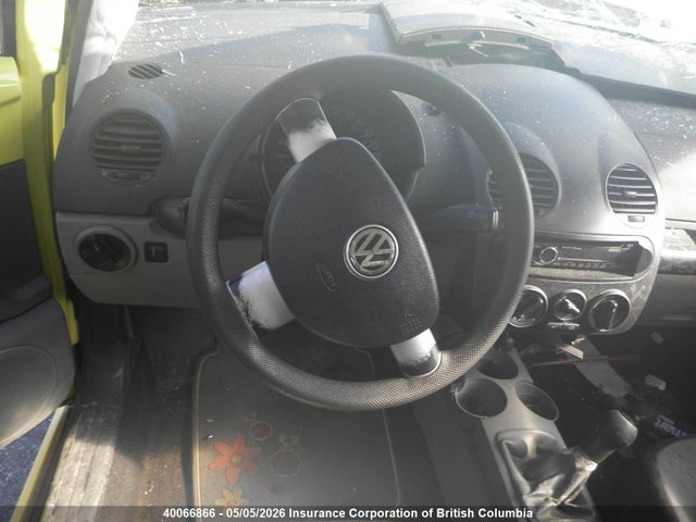2000 Volkswagen New Beetle Gls მანქანა იყიდება აუქციონზე, vin: 3VWCA21C9YM419873, აუქციონის ნომერი: 40066866