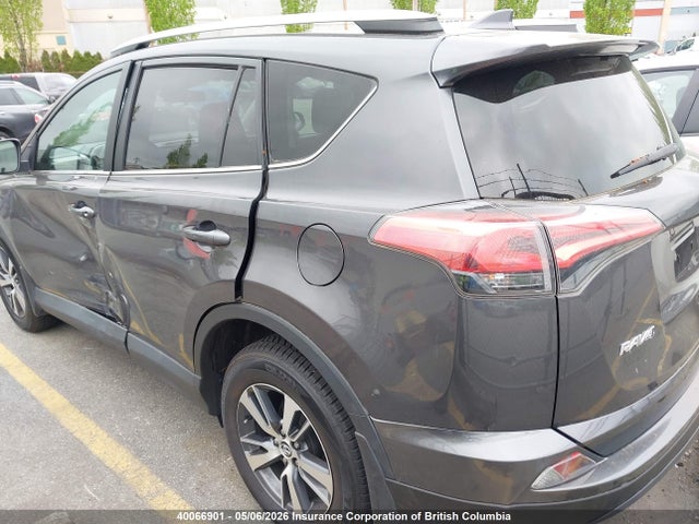 40066901 :رقم المزاد ، 2T3BFREV1JW790177 vin ، 2018 Toyota Rav4 مزاد بيع