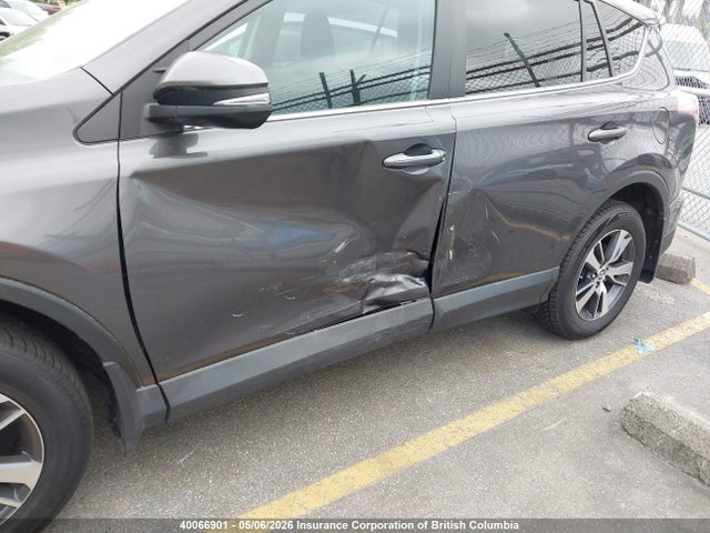 40066901 :رقم المزاد ، 2T3BFREV1JW790177 vin ، 2018 Toyota Rav4 مزاد بيع