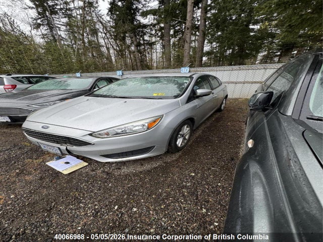 Ford Focus 2015 1FADP3K23FL337594 Image 2
