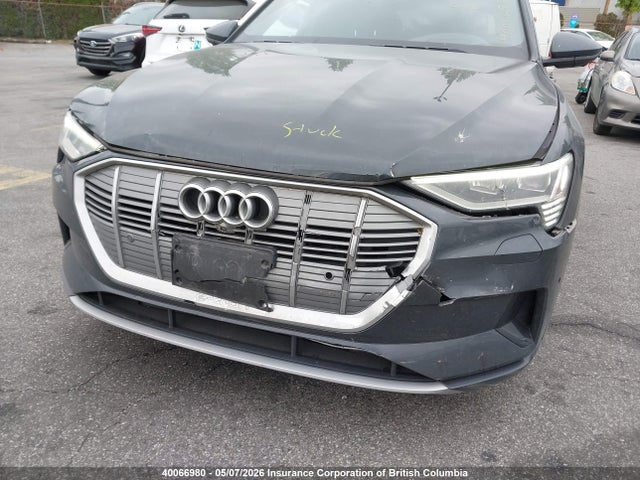 WA1VAAGE1KB012914 Audi E-tron Prestige