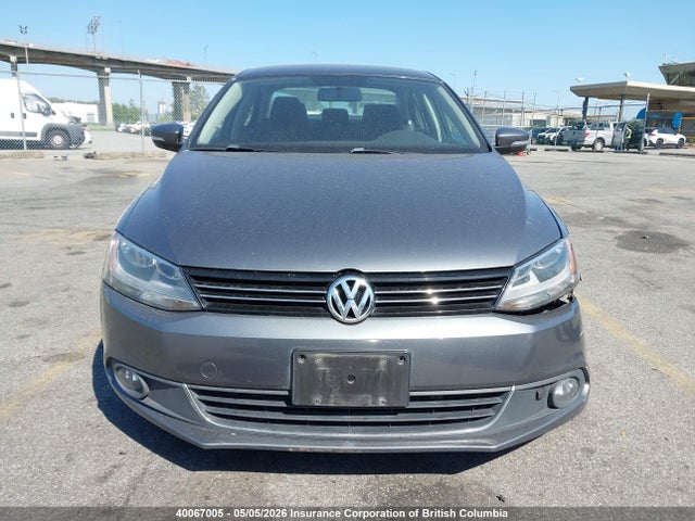 2013 Volkswagen Jetta მანქანა იყიდება აუქციონზე, vin: 3VWDL7AJ6DM378736, აუქციონის ნომერი: 40067005