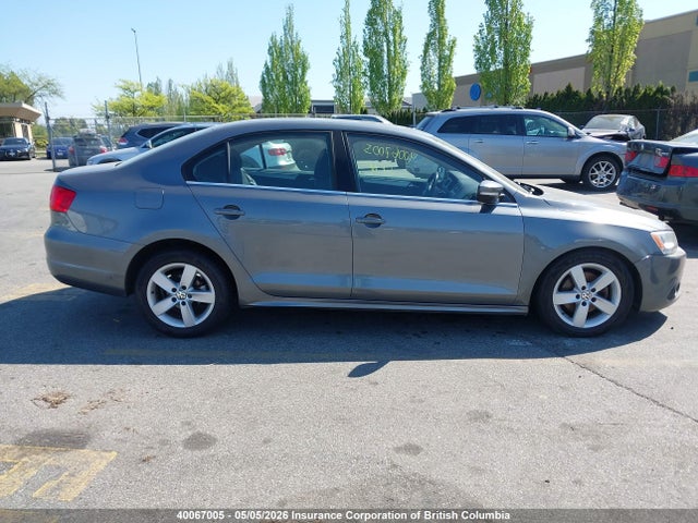 2013 Volkswagen Jetta მანქანა იყიდება აუქციონზე, vin: 3VWDL7AJ6DM378736, აუქციონის ნომერი: 40067005
