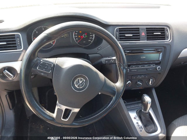 2013 Volkswagen Jetta მანქანა იყიდება აუქციონზე, vin: 3VWDL7AJ6DM378736, აუქციონის ნომერი: 40067005