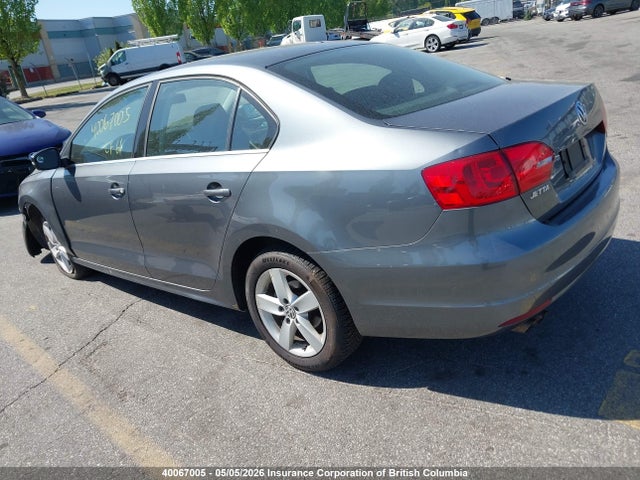 2013 Volkswagen Jetta მანქანა იყიდება აუქციონზე, vin: 3VWDL7AJ6DM378736, აუქციონის ნომერი: 40067005