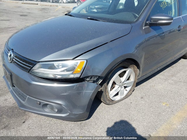 2013 Volkswagen Jetta მანქანა იყიდება აუქციონზე, vin: 3VWDL7AJ6DM378736, აუქციონის ნომერი: 40067005