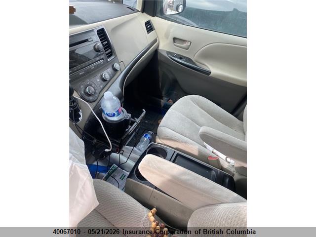 2011 Toyota Sienna Le მანქანა იყიდება აუქციონზე, vin: 5TDKK3DC0BS057064, აუქციონის ნომერი: 40067010