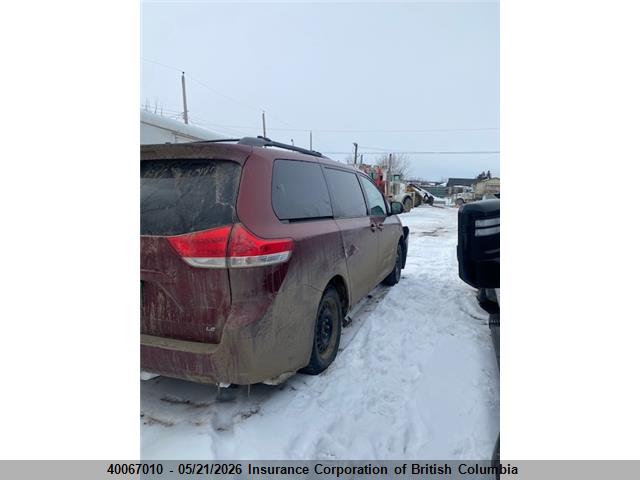 2011 Toyota Sienna Le მანქანა იყიდება აუქციონზე, vin: 5TDKK3DC0BS057064, აუქციონის ნომერი: 40067010