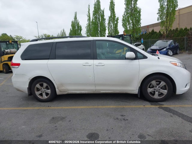 2011 Toyota Sienna Le მანქანა იყიდება აუქციონზე, vin: 5TDKK3DC9BS105192, აუქციონის ნომერი: 40067021