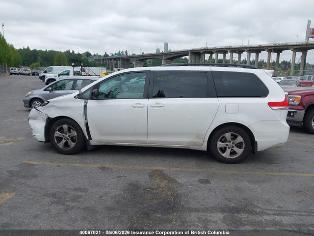 2011 Toyota Sienna Le მანქანა იყიდება აუქციონზე, vin: 5TDKK3DC9BS105192, აუქციონის ნომერი: 40067021