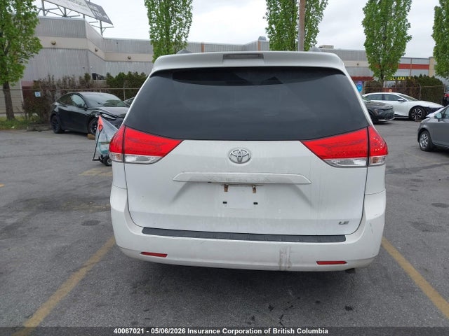 2011 Toyota Sienna Le მანქანა იყიდება აუქციონზე, vin: 5TDKK3DC9BS105192, აუქციონის ნომერი: 40067021