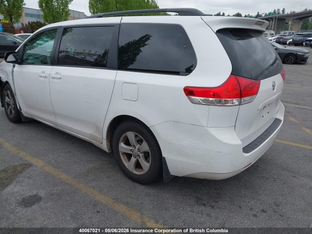 2011 Toyota Sienna Le მანქანა იყიდება აუქციონზე, vin: 5TDKK3DC9BS105192, აუქციონის ნომერი: 40067021