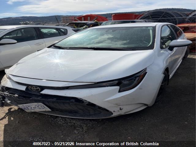 40067023 :رقم المزاد ، 5YFBPMBE8MP152527 vin ، 2021 Toyota Corolla Le مزاد بيع