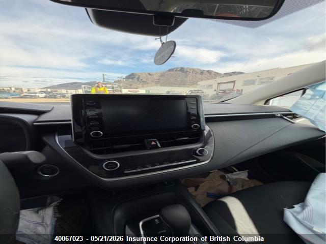 40067023 :رقم المزاد ، 5YFBPMBE8MP152527 vin ، 2021 Toyota Corolla Le مزاد بيع