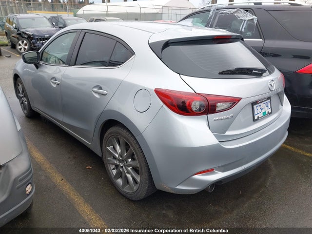 3MZBN1M32JM174085 Mazda 3 Grand Touring
