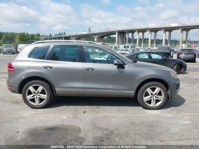 2011 Volkswagen Touareg V6 მანქანა იყიდება აუქციონზე, vin: WVGFF9BP3BD006390, აუქციონის ნომერი: 40067052