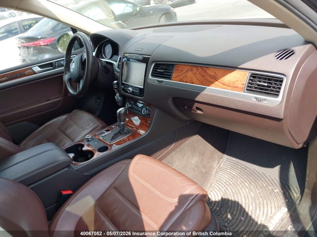 2011 Volkswagen Touareg V6 მანქანა იყიდება აუქციონზე, vin: WVGFF9BP3BD006390, აუქციონის ნომერი: 40067052