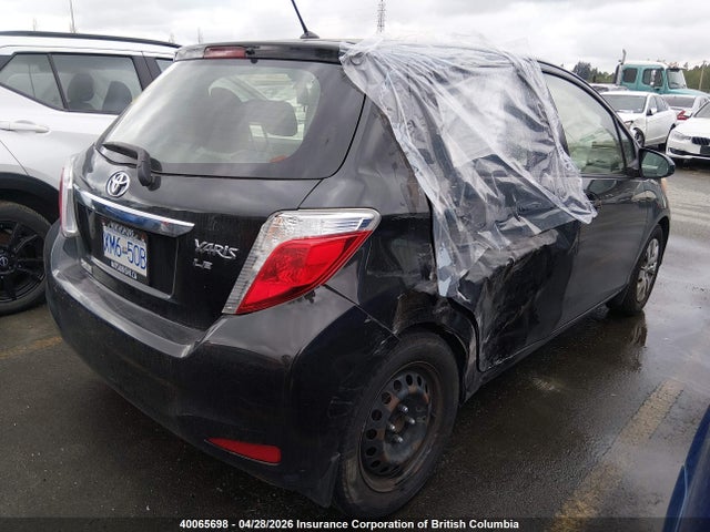 40065698 :رقم المزاد ، JTDKTUD39CD523722 vin ، 2012 Toyota Yaris مزاد بيع