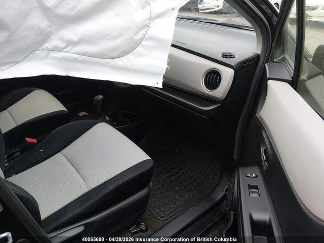40065698 :رقم المزاد ، JTDKTUD39CD523722 vin ، 2012 Toyota Yaris مزاد بيع