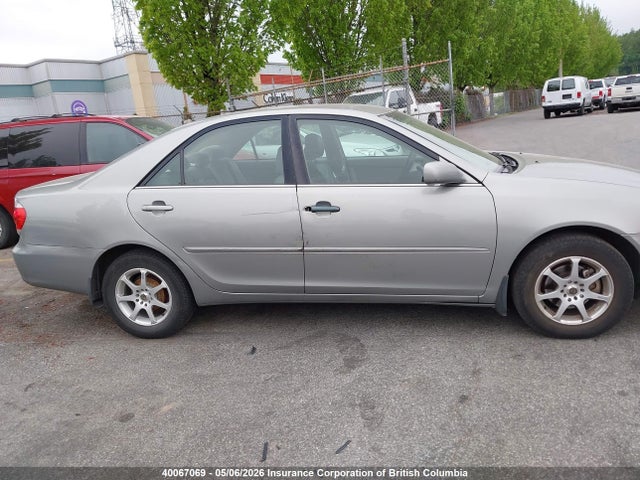 2005 Toyota Camry მანქანა იყიდება აუქციონზე, vin: 4T1BE32KX5U521510, აუქციონის ნომერი: 40067069