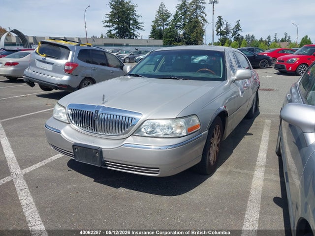 2007 Lincoln Town Car Signature Limited მანქანა იყიდება აუქციონზე, vin: 1LNHM82W47Y634037, აუქციონის ნომერი: 40062287
