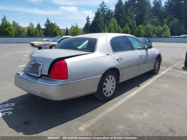 2007 Lincoln Town Car Signature Limited მანქანა იყიდება აუქციონზე, vin: 1LNHM82W47Y634037, აუქციონის ნომერი: 40062287