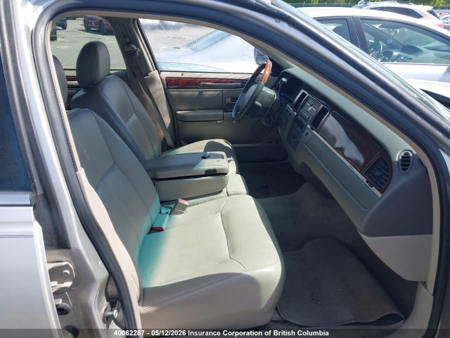 2007 Lincoln Town Car Signature Limited მანქანა იყიდება აუქციონზე, vin: 1LNHM82W47Y634037, აუქციონის ნომერი: 40062287
