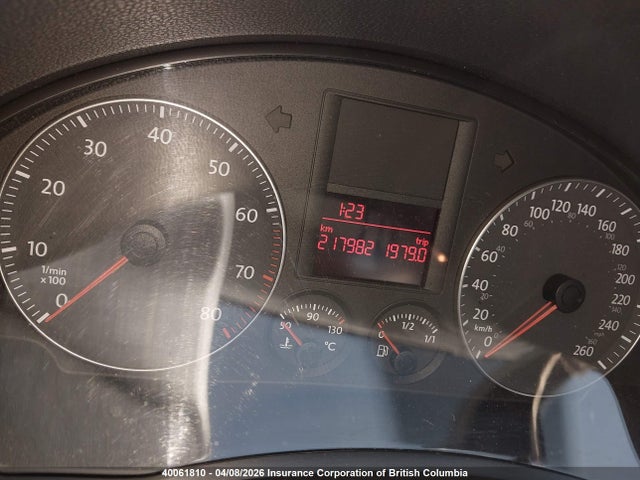 2008 Volkswagen Rabbit მანქანა იყიდება აუქციონზე, vin: WVWDA71K28W265017, აუქციონის ნომერი: 40061810