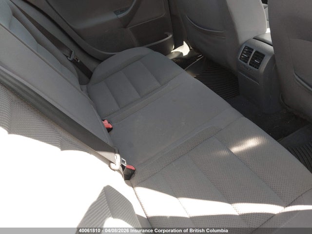 2008 Volkswagen Rabbit მანქანა იყიდება აუქციონზე, vin: WVWDA71K28W265017, აუქციონის ნომერი: 40061810