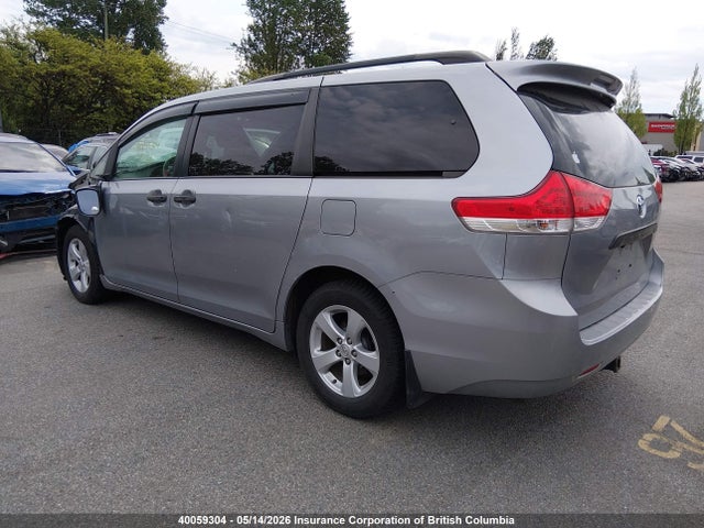 40059304 :رقم المزاد ، 5TDZK3DC5DS315709 vin ، 2013 Toyota Sienna V6 7 Passenger مزاد بيع