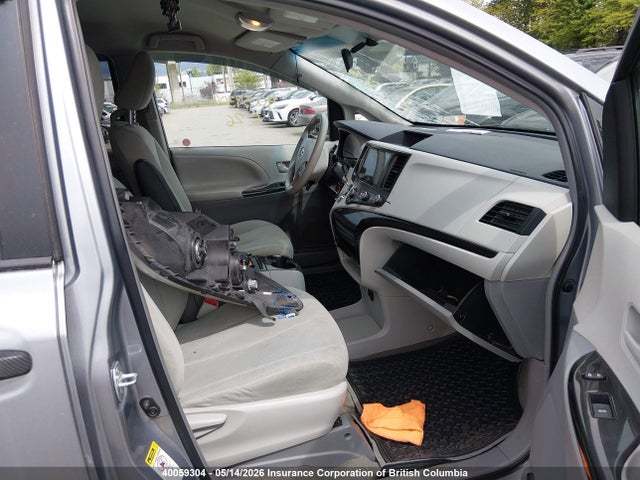 40059304 :رقم المزاد ، 5TDZK3DC5DS315709 vin ، 2013 Toyota Sienna V6 7 Passenger مزاد بيع