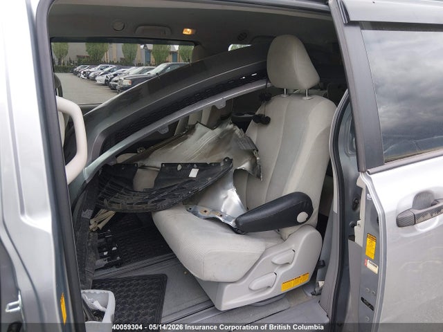 40059304 :رقم المزاد ، 5TDZK3DC5DS315709 vin ، 2013 Toyota Sienna V6 7 Passenger مزاد بيع