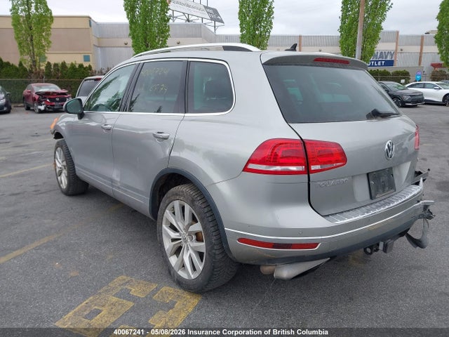 2015 Volkswagen Touareg V6 მანქანა იყიდება აუქციონზე, vin: WVGEF9BP5FD006201, აუქციონის ნომერი: 40067241
