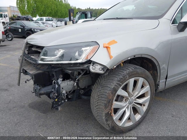 2015 Volkswagen Touareg V6 მანქანა იყიდება აუქციონზე, vin: WVGEF9BP5FD006201, აუქციონის ნომერი: 40067241
