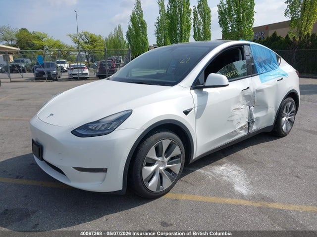 7SAYGDEE5NF402134 Tesla Model Y