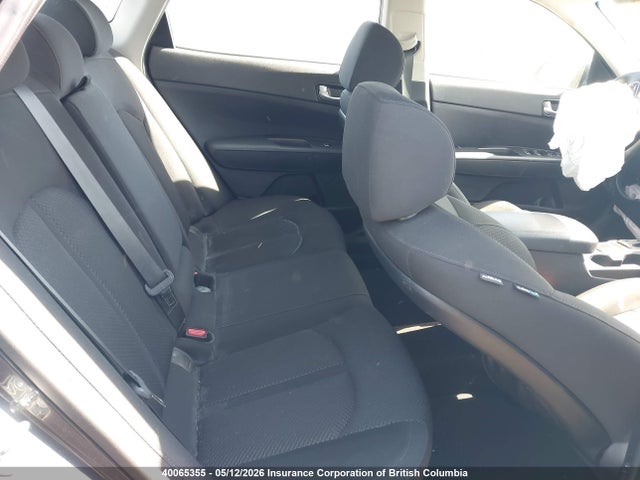 5XXGT4L39JG260237 KIA OPTIMA LX/S