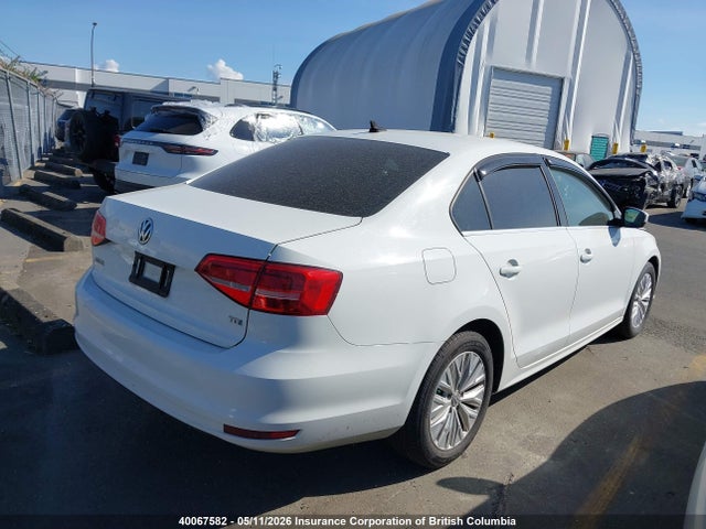 3VWLA7AJXFM240010 Volkswagen Jetta