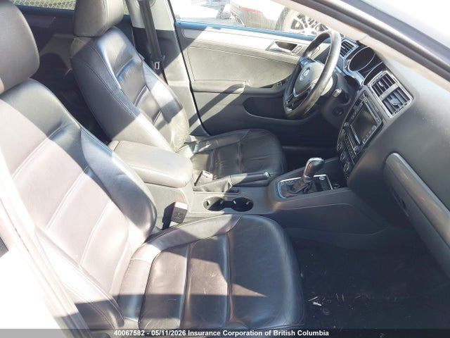3VWLA7AJXFM240010 Volkswagen Jetta
