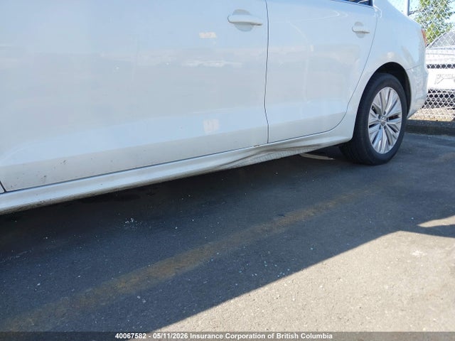 3VWLA7AJXFM240010 Volkswagen Jetta