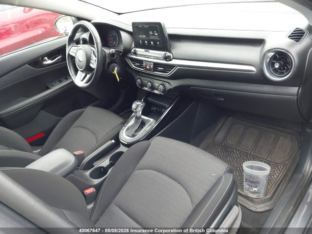 2020 Kia Forte მანქანა იყიდება აუქციონზე, vin: 3KPF54AD0LE218424, აუქციონის ნომერი: 40067647