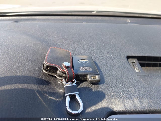 Продажа на аукционе авто 2018 Toyota Rav4, vin: JTMDJREV3JD237308, номер лота: 40067665