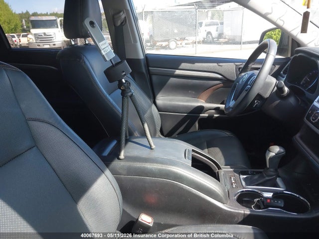 40067693 :رقم المزاد ، 5TDDZRFH3KS972586 vin ، 2019 Toyota Highlander Limited/ltd Platinum مزاد بيع