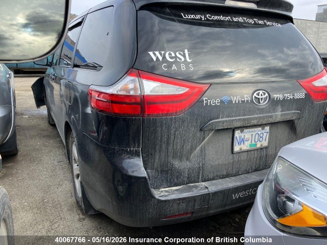 40067766 :رقم المزاد ، 5TDKK3DC0FS549812 vin ، 2015 Toyota Sienna Le مزاد بيع