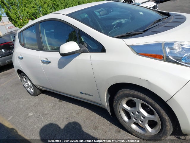 40067958 :رقم المزاد ، 1N4AZ0CP4FC305551 vin ، 2015 Nissan Leaf مزاد بيع