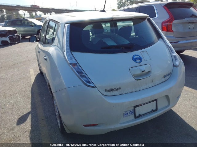 40067958 :رقم المزاد ، 1N4AZ0CP4FC305551 vin ، 2015 Nissan Leaf مزاد بيع