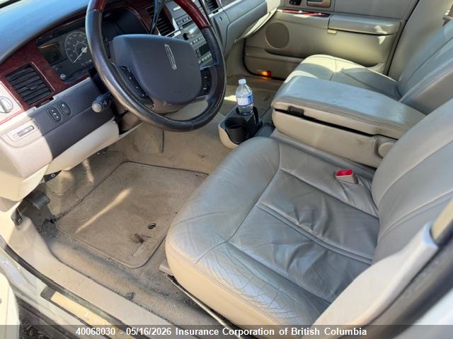 Продажа на аукционе авто 2005 Lincoln Town Car Signature Limited, vin: 1LNHM82W15Y661032, номер лота: 40068030